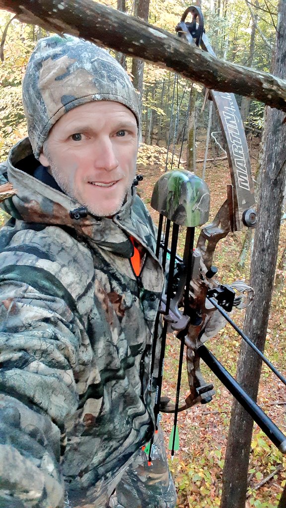 PYE75's tweet photo. Let the deer hunt begin! Good luck archers. #openingmorning https://t.co/Nc8smZlCT7