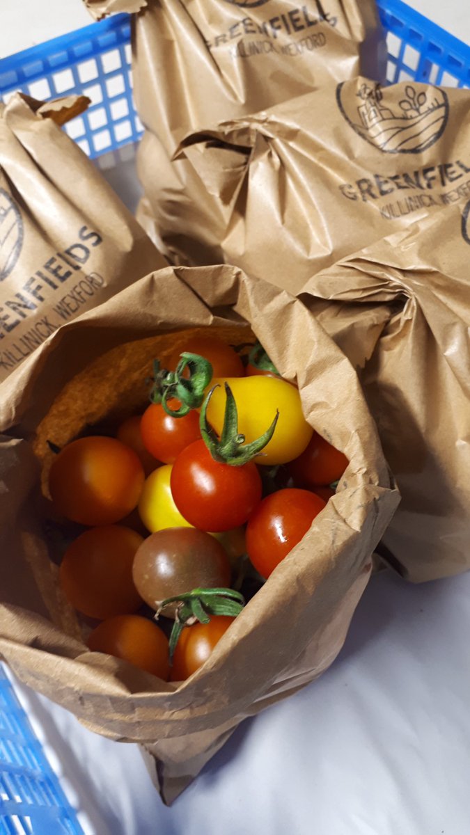Greenfields Farm first to arrive, some really gorgeous fresh veggies, I'd swear those tomatoes were picked this morning! 
<a href="/TasteWexford_/">Taste Wexford</a> #shoplocal