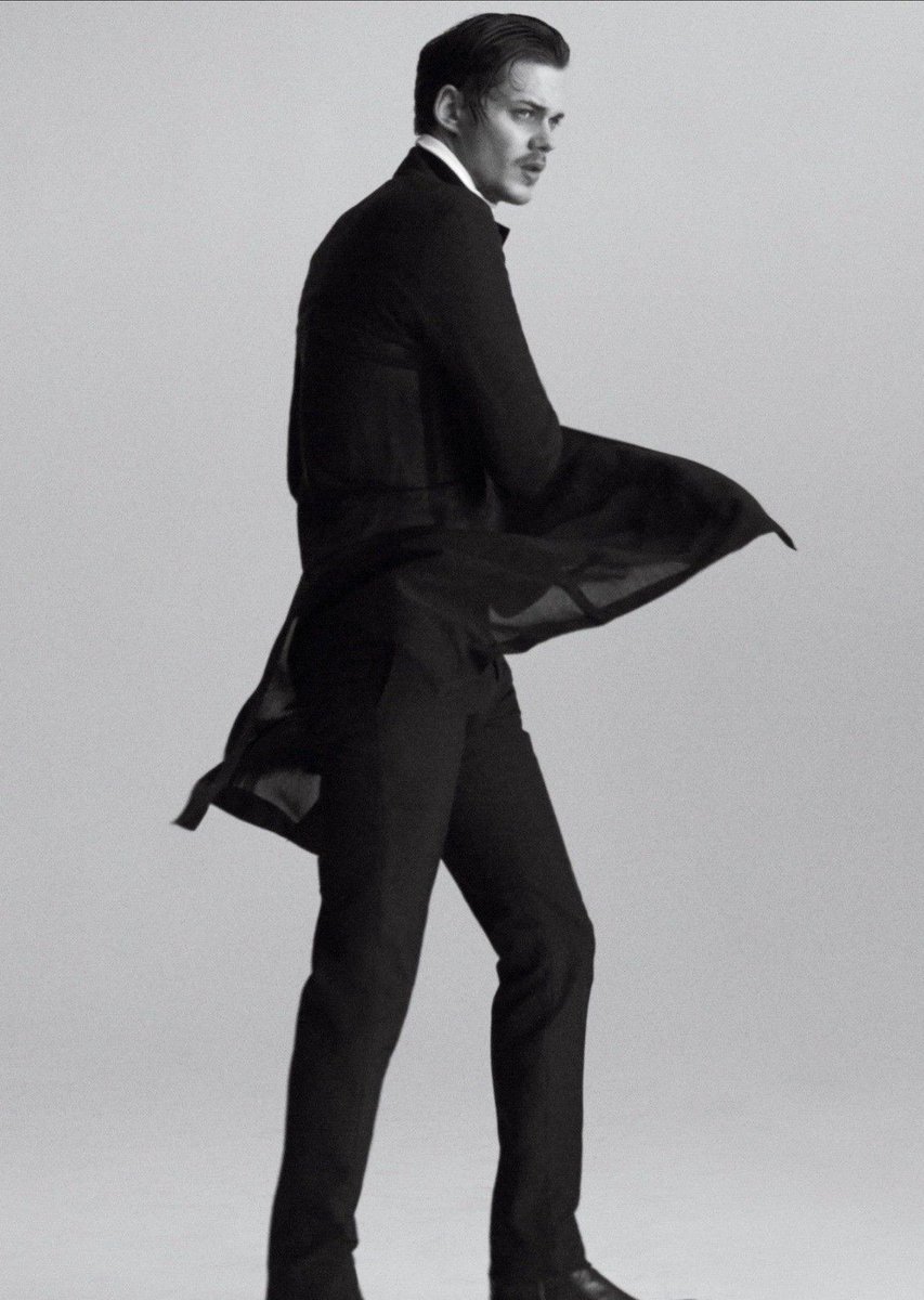 ariana grande as bill skarsgård: a thread