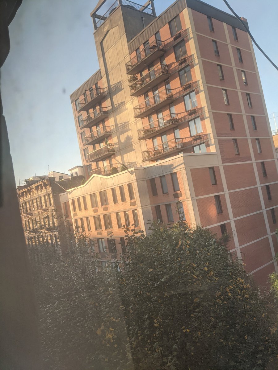 Sarahh_614's tweet photo. Looks like it's going to be a beautiful day! Can't wait to enjoy it...from inside on my computer ugh https://t.co/qMiYOxVYdY