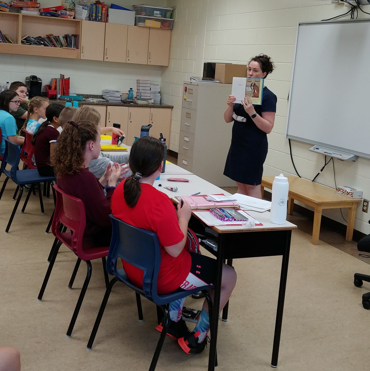 MrHughKeenan's tweet photo. It was great to have our school's reading specialist read to the class and talk about different parts of reading.
@MQPSchool @NLESDLit @NLESDCA
#readingforpleasure #readingforlearning
#readingforlife https://t.co/DHsC4PblYU