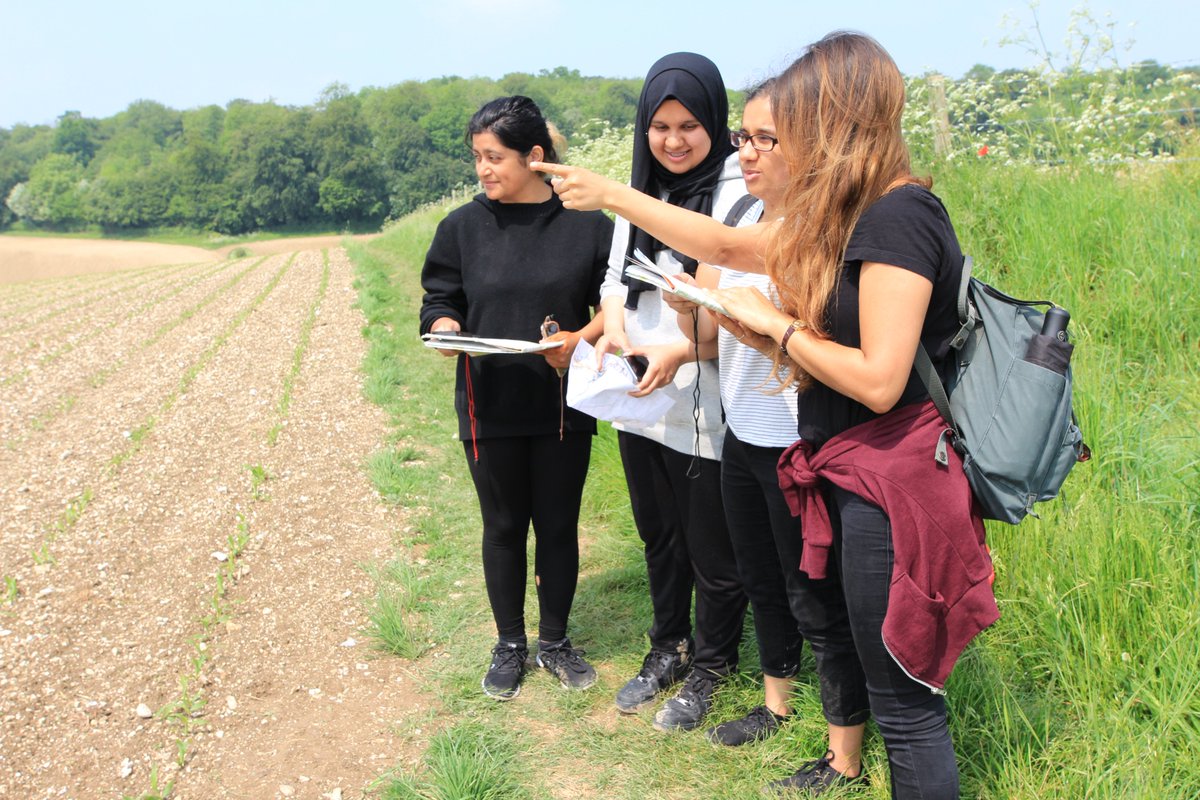 ChiltWalkFest's tweet photo. Want to read a map with confidence and plan your own walks? There are half-day map courses in the #chilterns this October, complete beginners welcome, part of the #ChilternsWalkingFest @chilternsaonb @ChilternsCCC https://t.co/485oD8rzh0
