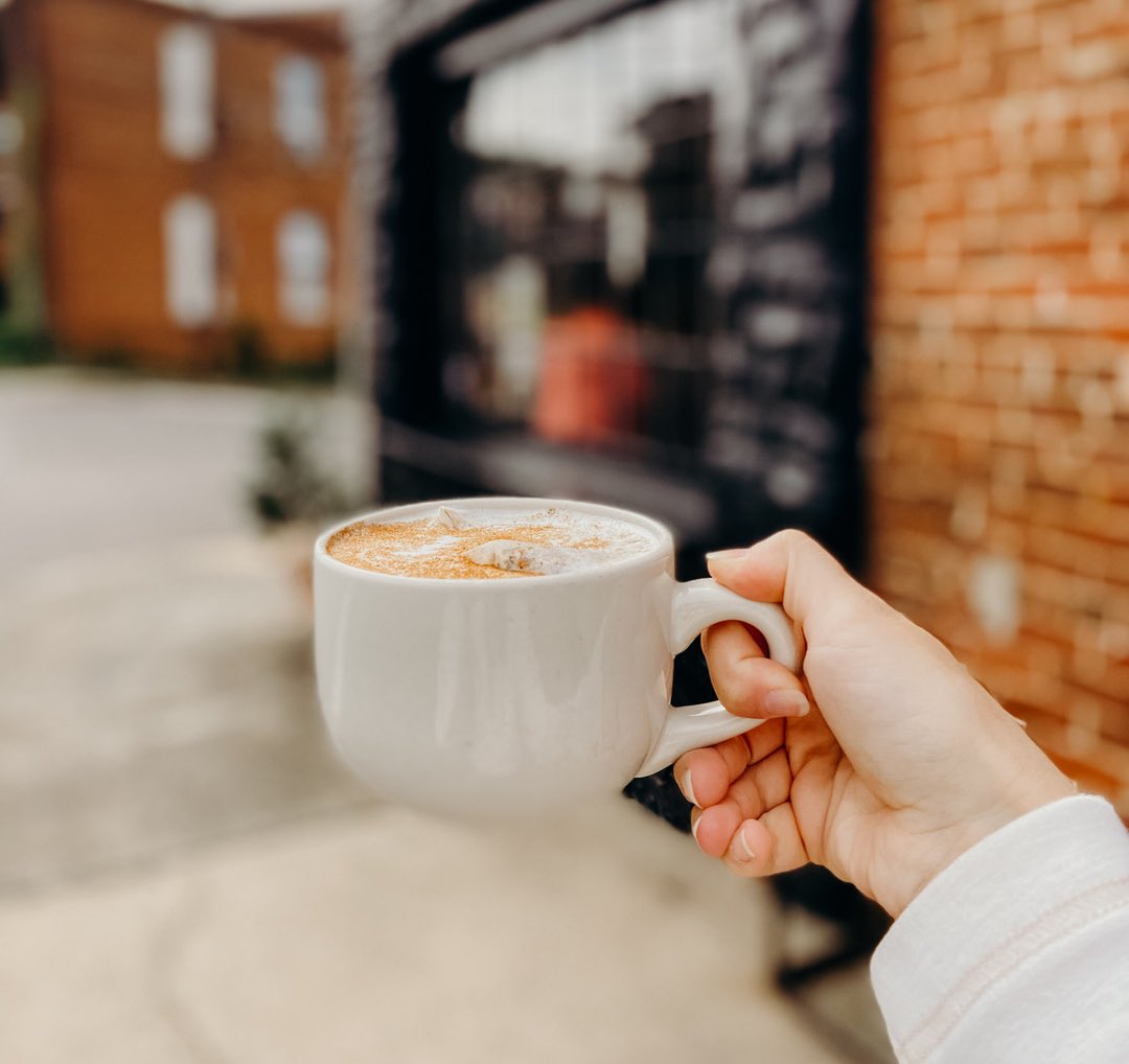 🦇 SLEEPY HOLLOW 🦇 It's a sure fire way to make you feel warm and fuzzy. <a href="/chadschai/">Chad's Chai</a> CPR tea (chamomile, peppermint, rooibos) steeped in steamed milk and vanilla, dashed with cinnamon. We entering the spooky season, y'all. Happy October! ⚰️ #caminobakeryws #wsnc