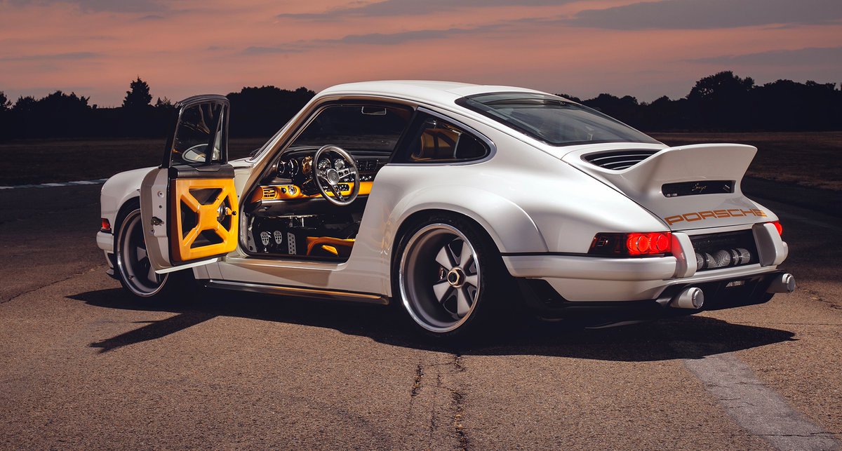 aut0mob's tweet photo. The #SingerVehicles needs no introduction to any petrolhead. Noobody like them can create contemporary interpretations of #Porsche911/964, and this is the best proof: DLS (Dynamics and Lightweighting Study) the fruit of the combined forces of #Singer and #WilliamsF1
©Singer https://t.co/M70M1wcSuw