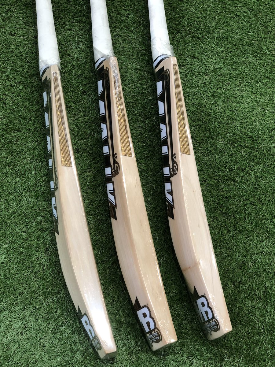 Allthegear99's tweet photo. MB Malik Gold Platinum Edition #Cricket #Bat

Used by many International Players. @AzharAli_ 

Top of the range cricket bat from @MBMalikOfficial 

Grade: Pro Grade
Concave: Minimal
Sweet Spot: Mid to Low

#BestBats #ProGrade #MB #Malik #ProWillow #TCS #PingKings https://t.co/2bxNDFa4ps