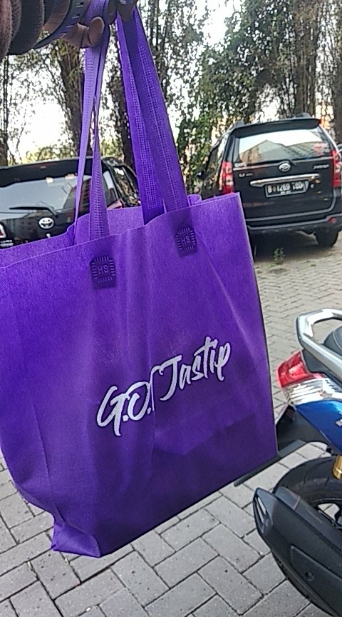 Weekend..........📢
Jaktim Bekasi memanggil 🤘🏿

Jajan skuy by Pedro jastip &amp; <a href="/drhaltekehalte/">dari halte ke halte</a> 

Kaka dirumah aja, aku yg antar jajanannya sampai dpn rumah,
tentu nya tetap dg menjalani protkes 🙏🏿

Ongkir murah Gilak😩

Kuy listing👌🏿
wa.me/6281317778977

#JastipDHKH
#GOTjastip