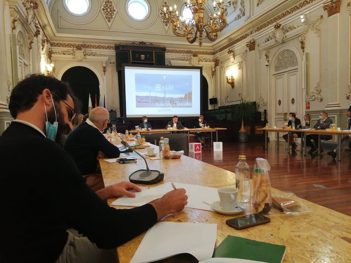 ageinco's tweet photo. #EstaPasando Asistimos a la presentación del proyecto "Rede Ágora de Concellos polo Espazo Público" en la Diputación de Pontevedra #RedAccionInstitucional https://t.co/j95rS8ZUXP