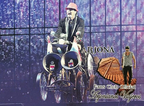 ViajerosArjona's tweet photo. Este 3 de octubre recordamos 6 AÑOS de #ViajeTour y su parada por Paraguay 🇵🇾✌ 

¿Recuerdan con que canción comenzaba semejante show? 👇 

@Ricardo_Arjona @InfoMundoArjona 
#TBT 📸
#FCOArjonianosViajerosPy 🇵🇾 https://t.co/NiPdBaNm3r