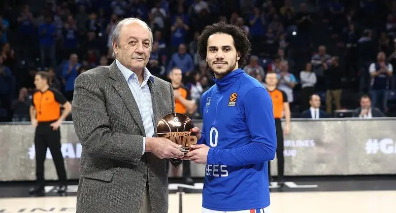 solobasket's tweet photo. #Euroliga | GUÍA

Guía Euroliga 2020-21: Larkin quiere terminar lo que empezó en esta nueva normalidad.

📝Análisis de todos los equipos de la competición
🏀Diseccionamos cada posición
⭐️Sus estrellas
 ⁉️ Sus apuestas 

⬇️LINK
https://t.co/PKKtl9qpt9 https://t.co/J7HRw1u1oL