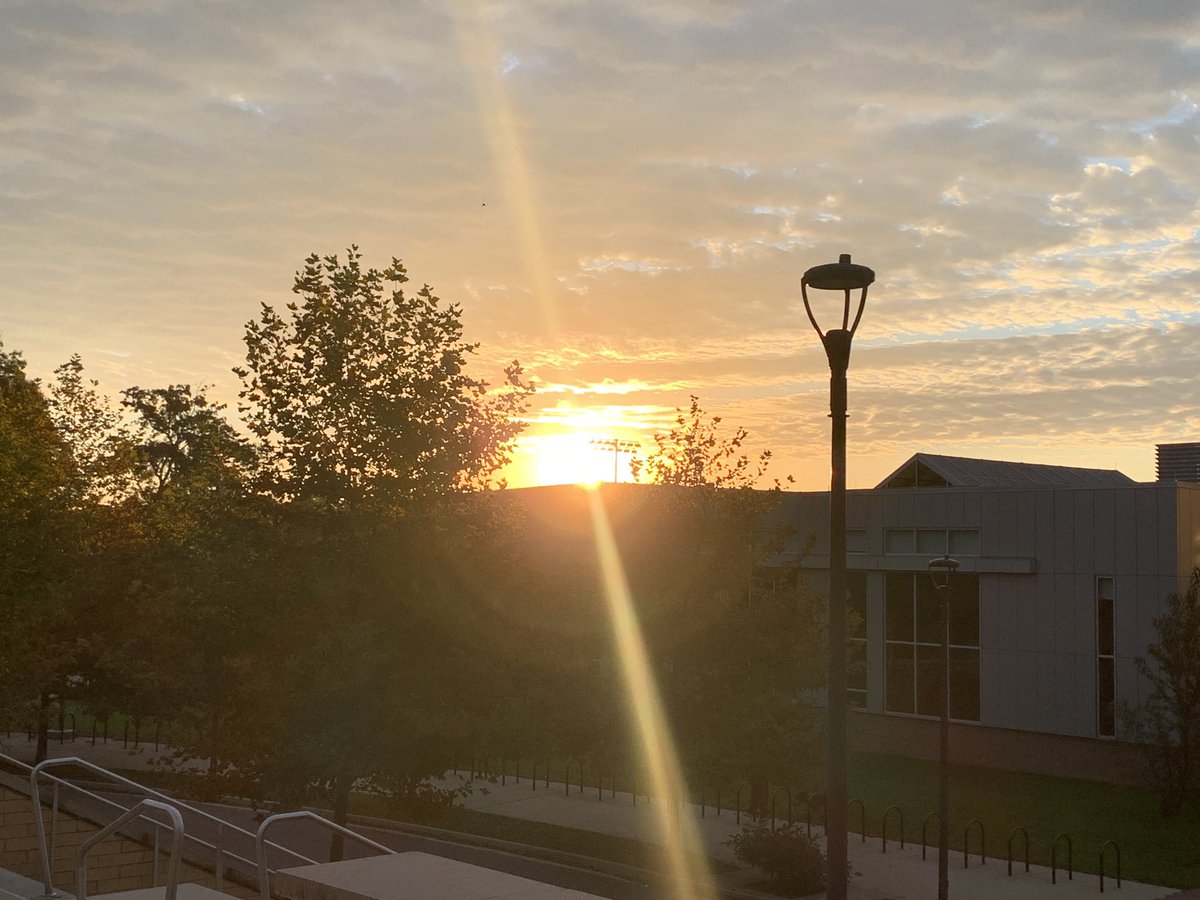 EatYogaDrink's tweet photo. New month. 
New breath. 
New beginnings. 
Same loving, kind, compassionate you. Just awake and aware now. 
__________________________
#mindfulness #mindfulnesscoach #choosejoy #gratitude #presentmomentawareness #eatyogadrink #october #2020 https://t.co/Aqo1GGZSzY