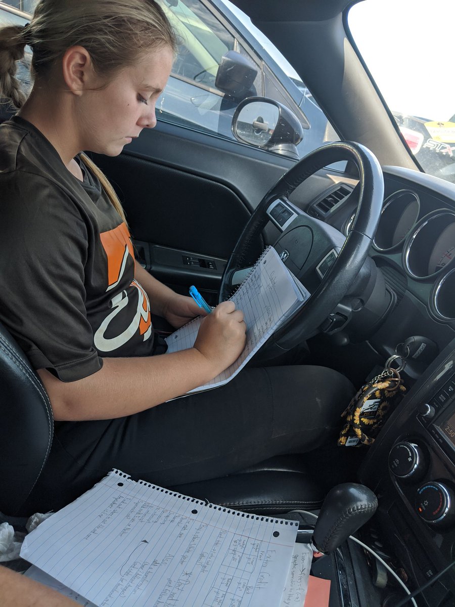Aarilynn2022's tweet photo. This is the real life of  student athletes  working just as hard in the classroom as they do on the field. I want to thank my coaches who saw me struggling and helped me understand my pre cal homework! @Impactretweets @StriveSoftball  @IHartFastpitch @rickcowan68 @BoostSoftball https://t.co/xKtqPgLkfe