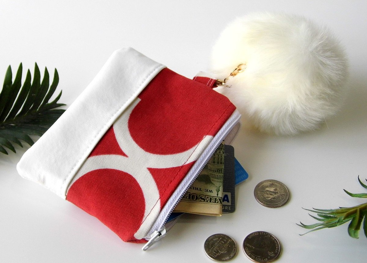 chestnutcrochet's tweet image. Sharing for Aubrey Wilson on Etsy

Really love this, from the Etsy shop Gennhaio. etsy.me/2EN9BZo #etsy #keyfobwallet #keychainwallet #cardholder #minizipperpouch #earbudcase #minicoinpurse #redsmallpouch #pompomwallet #smallkeywallet