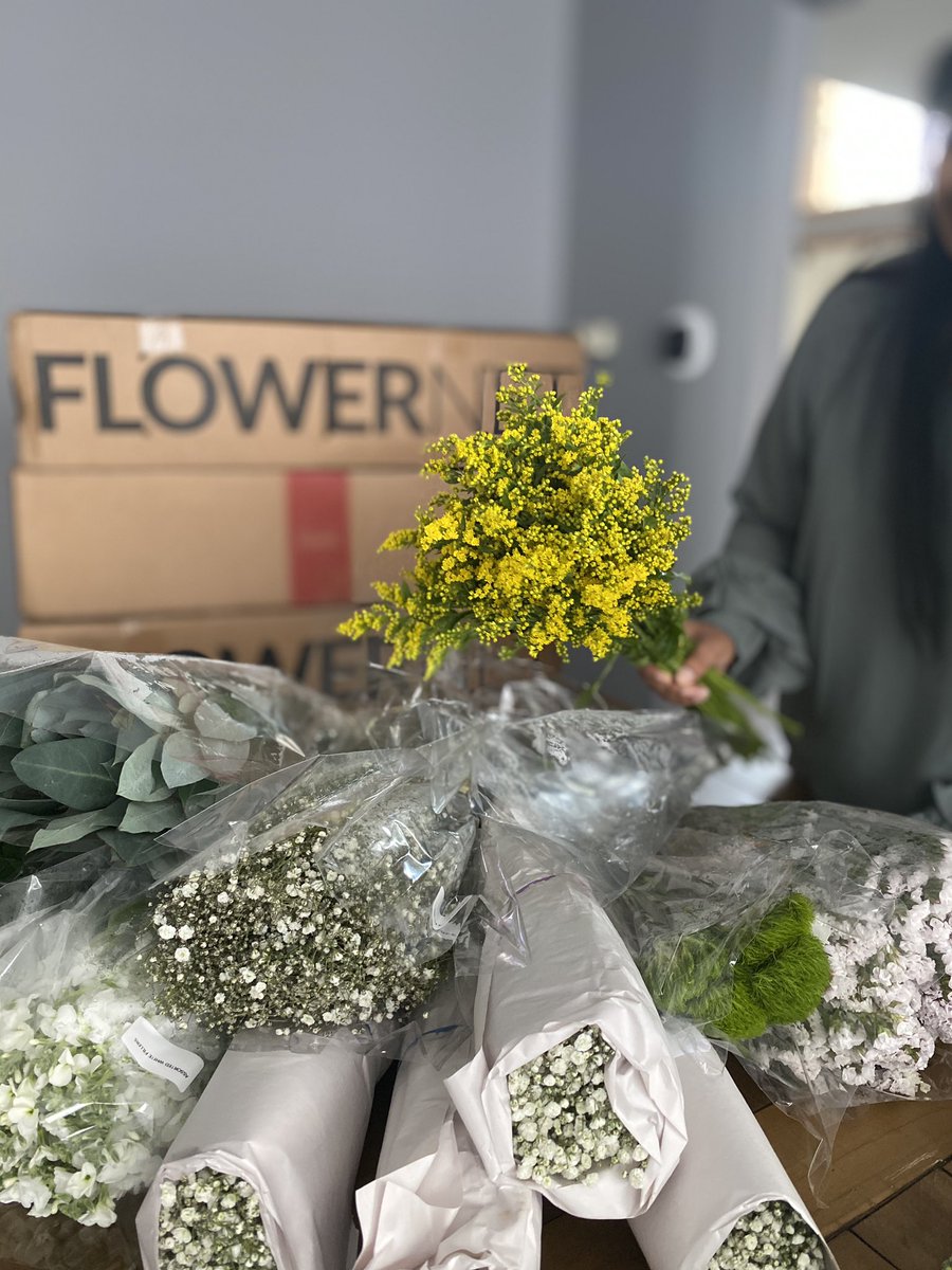Jency John With The Winter Months Coming And Flowers Dying Back I Love Getting Bulk Flowers From Costco To Make Multiple Sets For Around The House Some Of The Cut Jency John With The Winter Months Coming And Flowers Dying Back I Love Getting Bulk Flowers From Costco To Make Multiple Sets For Around The House Some Of The Cut