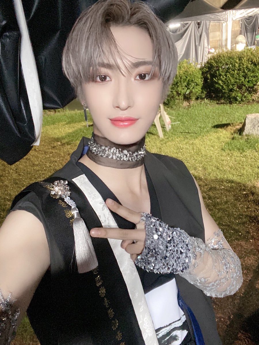 [#성화] 즐거운 시간 보내세요~ 에이티니🥰🥰
#ATEEZ #에이티즈