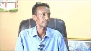 Nuuraiimaan's tweet photo. Agaasimaha Idaacadaha Radio Hargaisa  Xasan Maxamed Yuusuf ayaa hadda dhagaystayaasha idaacadda Radio Hargaysa ka raali-galiyay Shini qolka baahinta Idaacadda gashay taas oo  20 daqiiqo ku jirtay https://t.co/AIH8SlHVKs