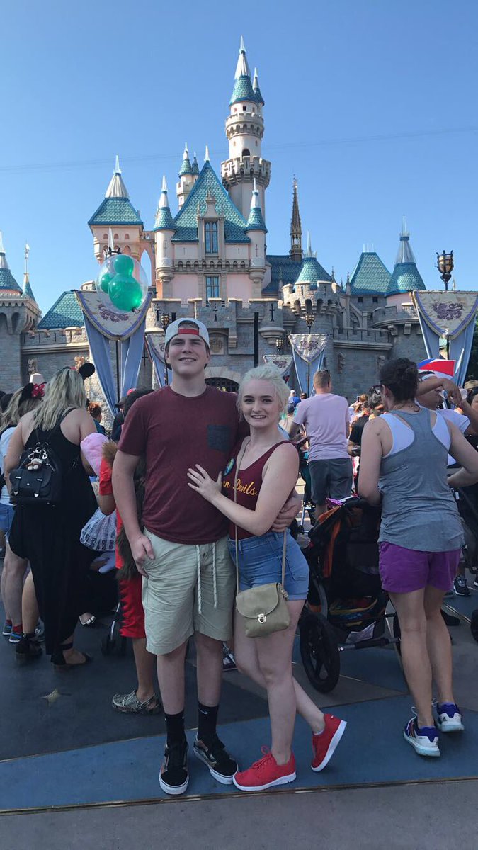 Jdm_7107's tweet image. Happy anniversary baby girl I love you too the moon and back!❤️💕