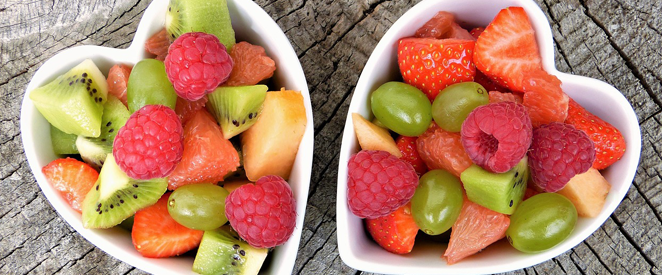 engforpleasure's tweet photo. Aprenda neste tópico como falar os nomes das frutas em inglês e confira no final do tópico algumas expressões idiomáticas com nomes de frutas e o nosso quiz para você praticar o seu conhecimento. Enjoy 🙂 -  https://t.co/UHc9ZKsrVh #ingles https://t.co/3gJkgBH2Zl