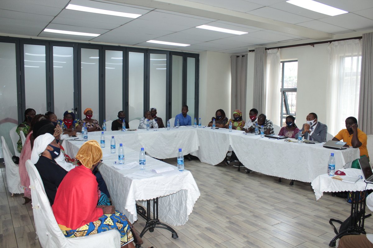 PascalMugaruka's tweet photo. 10ème anniversaire de la publication du rapport mapping, le 1er October 2020, le consortium d’ONG composé #AfricaReconciled (AR), #CREDHO,#SOFEPADI, #PAUL INSTITUTE, #RAFEN et #AJDDH en partenariat avec #ImpunityWatch a réuni quelques victimes des atrocités de 1997 en 2020 https://t.co/rIMtCFLkRH