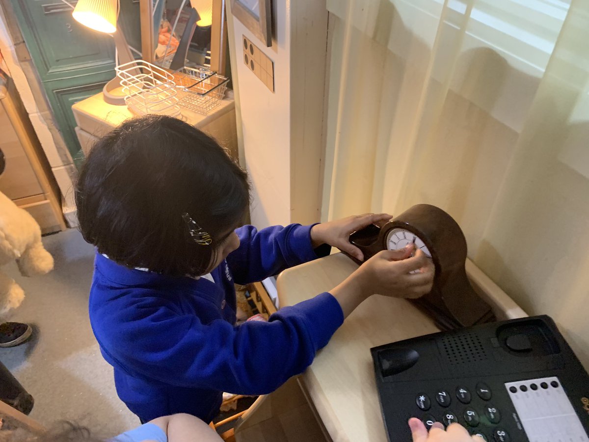 EYFSatStPhilips's tweet photo. “It’s 9 O’Clock, it’s time to go work with babies”. H turns the hands on the clock so that the big hand points to number 9. @STPHILIPSCE @WeAreBDAT #tomorrowsworkforce #tellingtime https://t.co/A78ldP0sgc