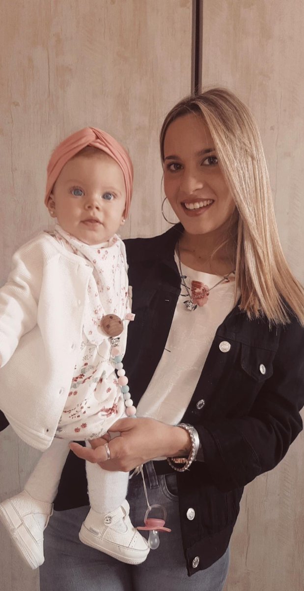 katymio_'s tweet photo. @juliforcato Con 7 meses de embarazo no me podía perder la fiesta de fin de año// cata con una semana// juntas y felices// la luchona modelando. 
(Por  ahí consigamos el garron en el hilo! )🤣 https://t.co/qJuXpH6uUr