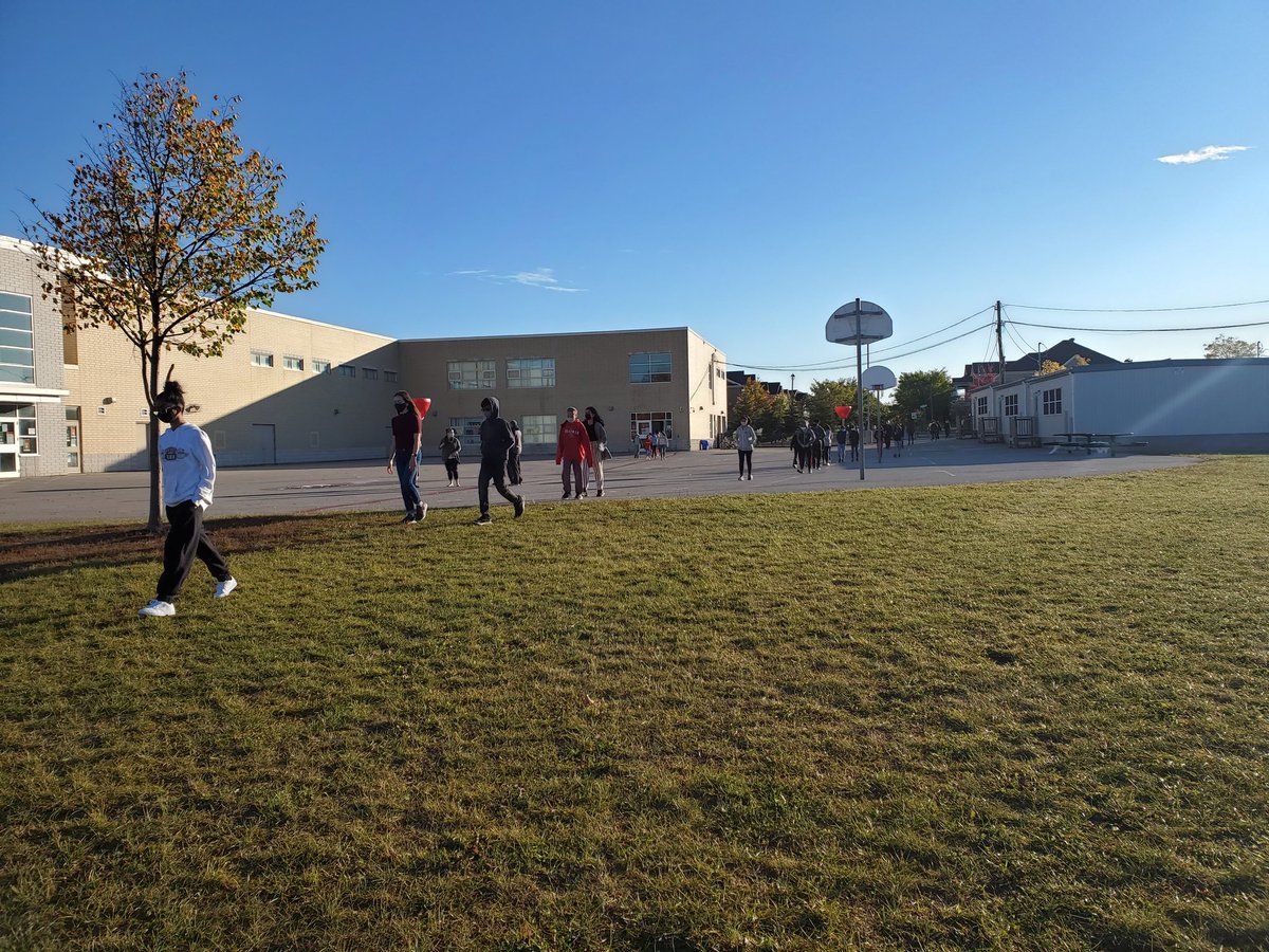 SamChapmanPS's tweet photo. Our first #Firedrill of the year is under our belts! #safetyweek2020 #yrdsb #whatabackdrop @MarkhamFire https://t.co/svrSXxfGLT