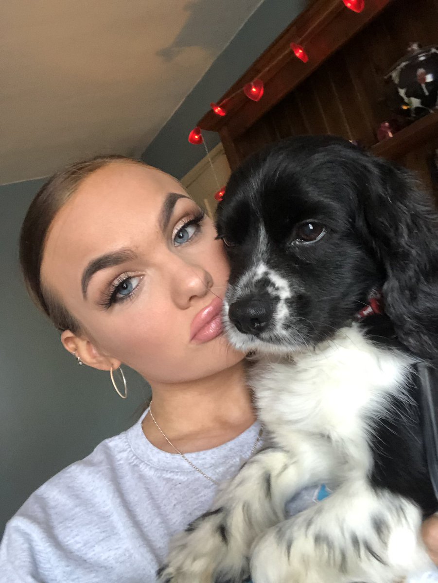 rubyfarrance's tweet photo. @ohpolly No one is cuter than US 💗 https://t.co/fq4K3lxmVQ