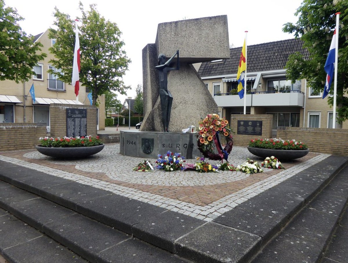 FINAL:A national monument was set up in Driel to honor the 94 Polish soldiers who lost their lives there during Operation Market Garden.