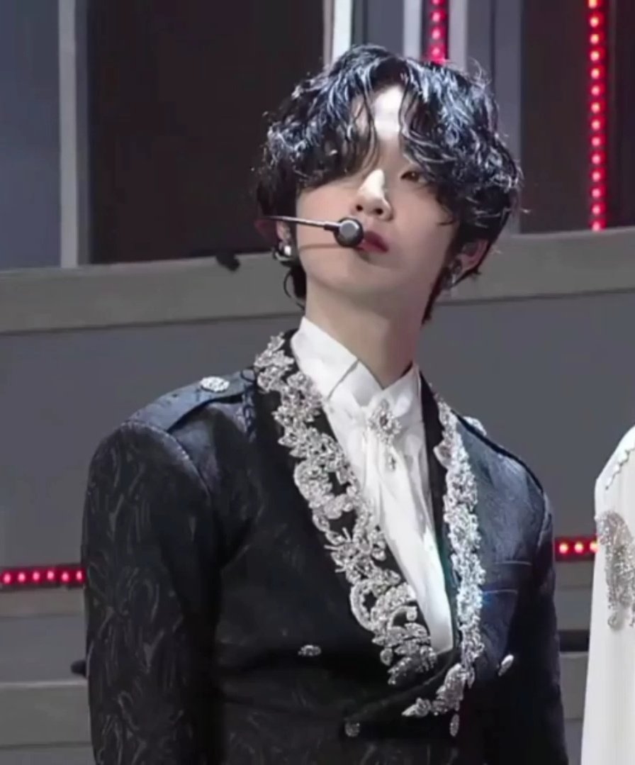 kevin with curly hair — a very important and necessary thread
