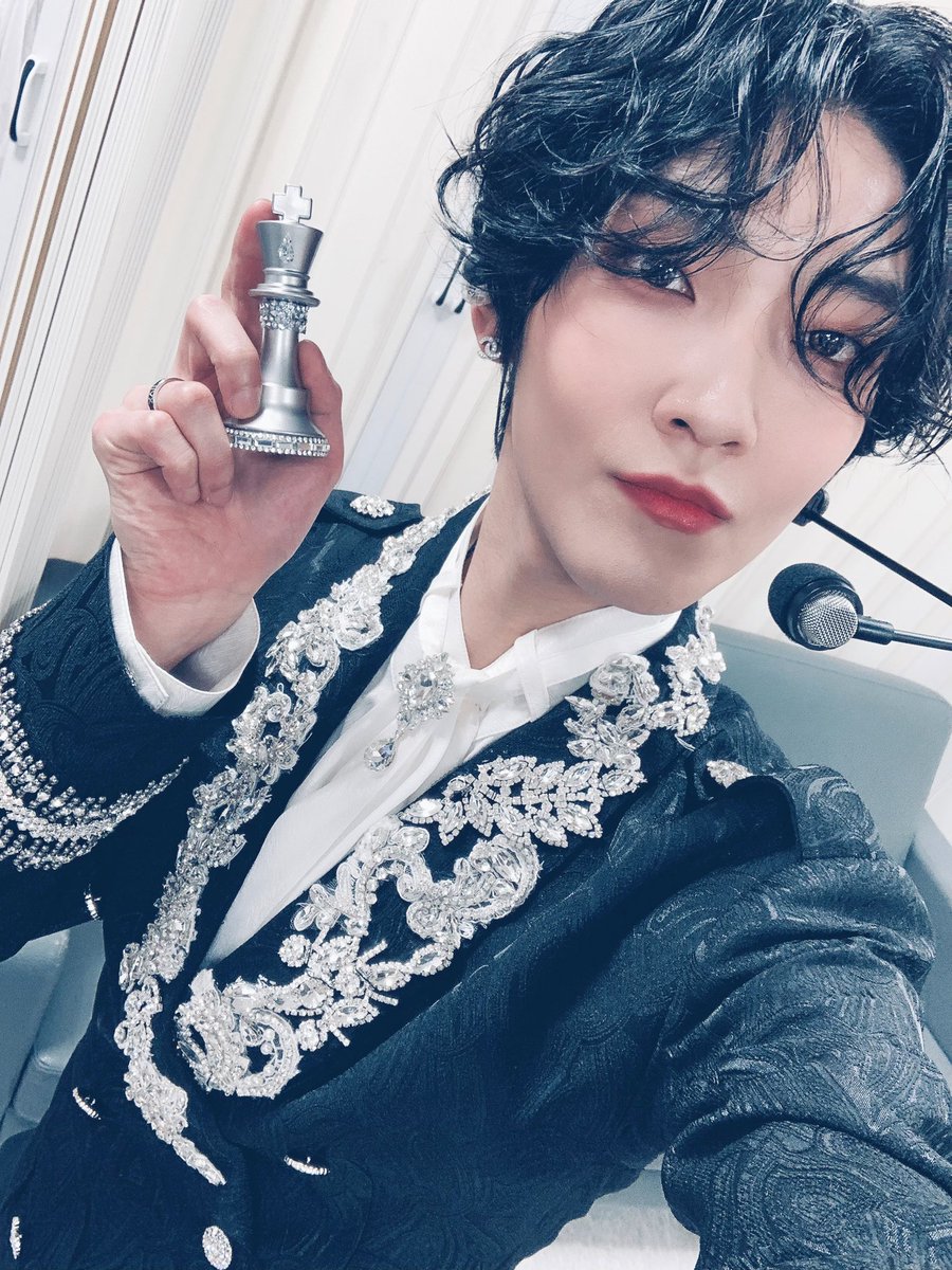 kevin with curly hair — a very important and necessary thread