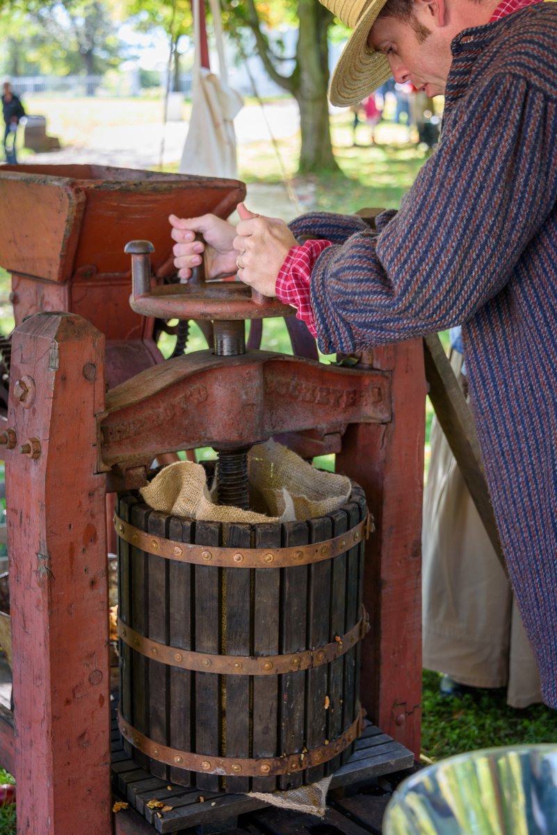 GCVMuseum's tweet photo. Mon, 10/12 is Apples, Apples, Apples! Kids 12 &amp; under are FREE! For our last day of our regular season, from 10-4, you can learn about the biology of apple trees, see apple peeling inventions, &amp; watch villagers cook with apples! How do you like them apples? #PTHWEEKEND #ILoveNY https://t.co/EfnG9b5slc