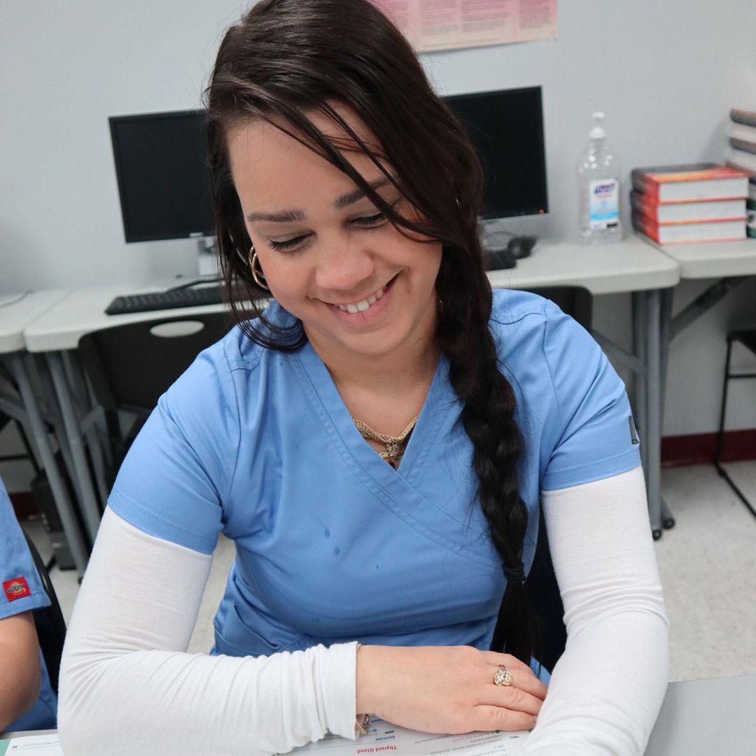 FVIedu's tweet image. Hooray for all the Medical Assistants with that needed healing touch and a caring heart!
Que vivan todos los asistentes medicos con ese necesario toque sanador y un corazon que se preocupa por otros. #asistentemedico #medicalassistant #bilingualprogram #programabilingue