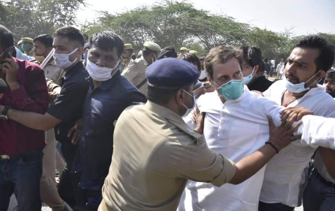 KTRAOOF31's tweet photo. Democracy is being killed again and again.
In Uttar Pradesh, @RahulGandhi , who was visiting the family of a dalit girl murdered, was beaten and knocked to the ground by the police.
Protest against the suppression of voices of dissent https://t.co/O5iIZLgRds