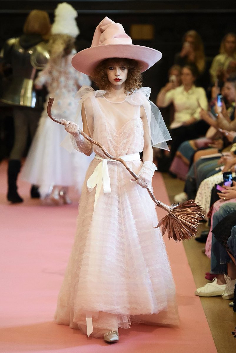 witchy vibes at ryan lo ss19 
happy october! 👻