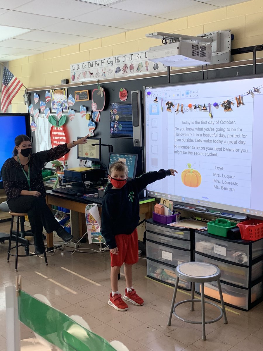 Happy October! Students love to read the Morning Message! ⁦<a href="/SEM_Dalers/">SEM Dalers</a>⁩