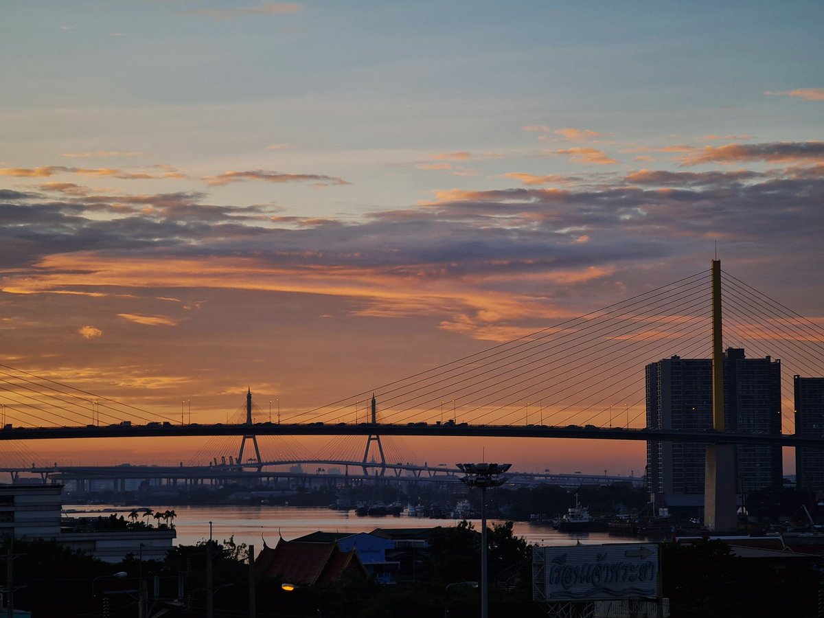 Tawan_V's tweet photo. 🌞 Rise 
#GalaxyNote20TH https://t.co/JmxdutoBdR