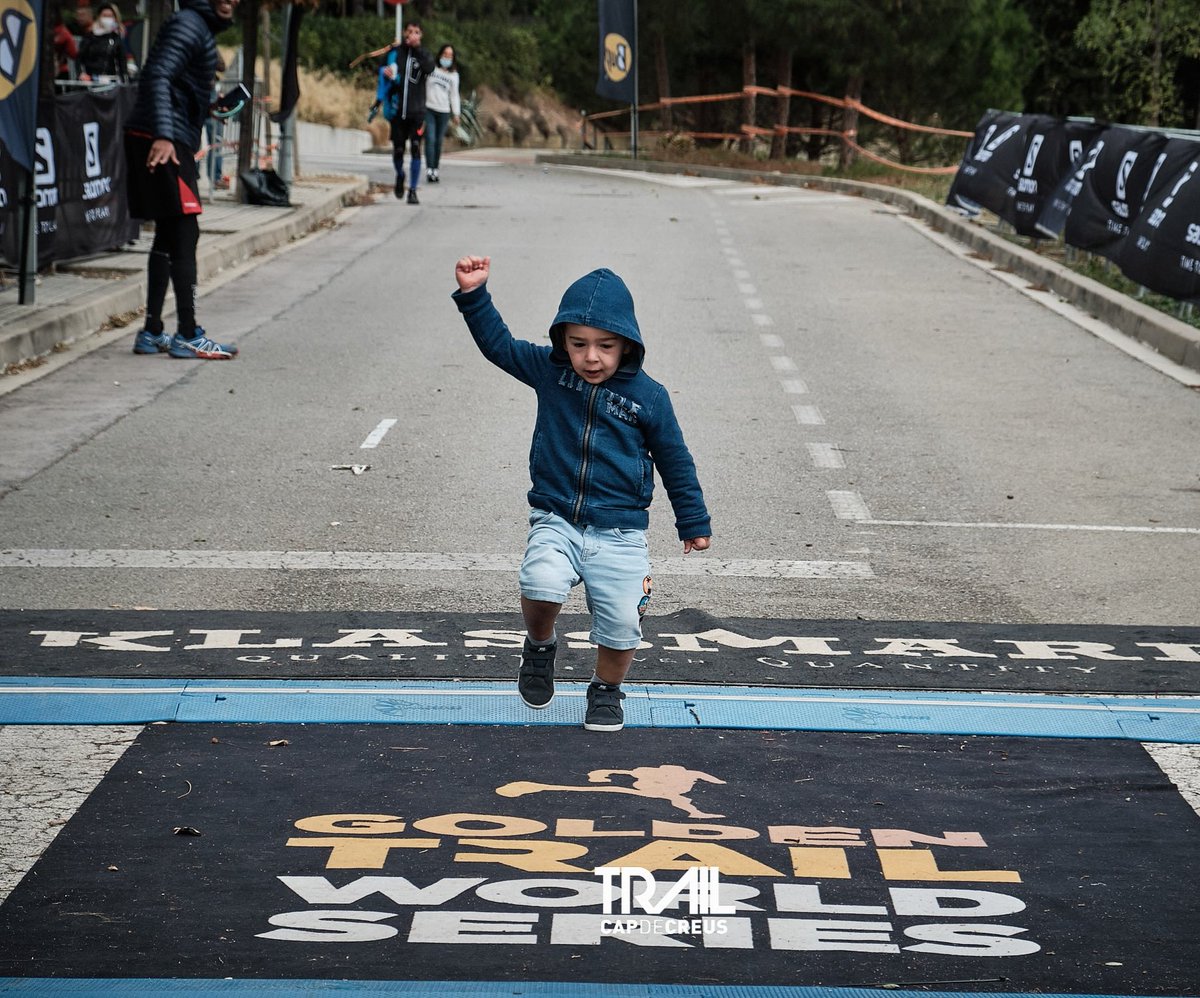 🏁...L<a href="/s/">『S』</a> niñ@s aprenden y actúan según el medio que los rodea, es nuestra responsabilidad convertirlos en hombres y mujeres de bien  preparad@s para dejar sus propias huellas en este mundo 🌎.
.
✅ ¿Qué nombre le pondrías a esta foto?
.
#CubanTrailTeam #Cuba #trailrunning #trail