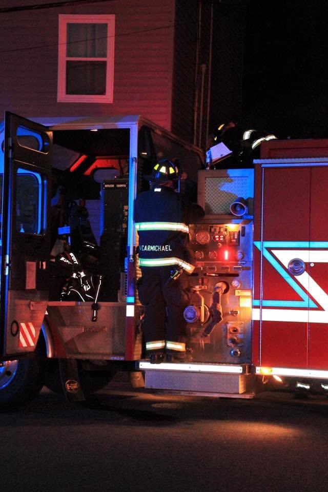 IAFFLocal771's tweet photo. Last night firefighters were dispatched to a reported fire inside a large industrial facility in East Saint John. 

Crews worked alongside employees on site to quickly contain the incident. We thank those on site for their cooperation. Crews remained on scene for about an hour. https://t.co/1lPu9jyXYC