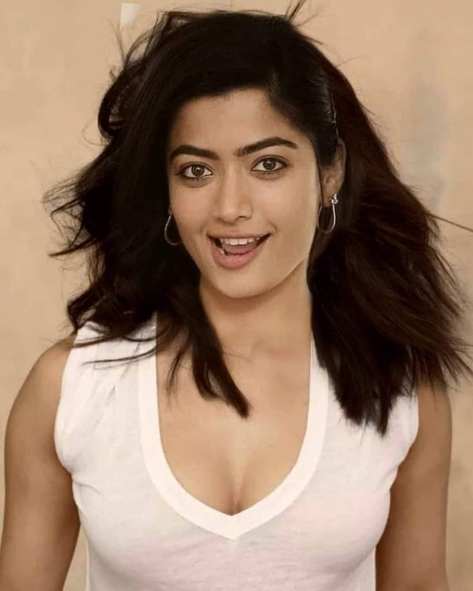 OfficialRmpt's tweet photo. #ExpressionQueenRASHMIKA https://t.co/uPbcFL4sFb