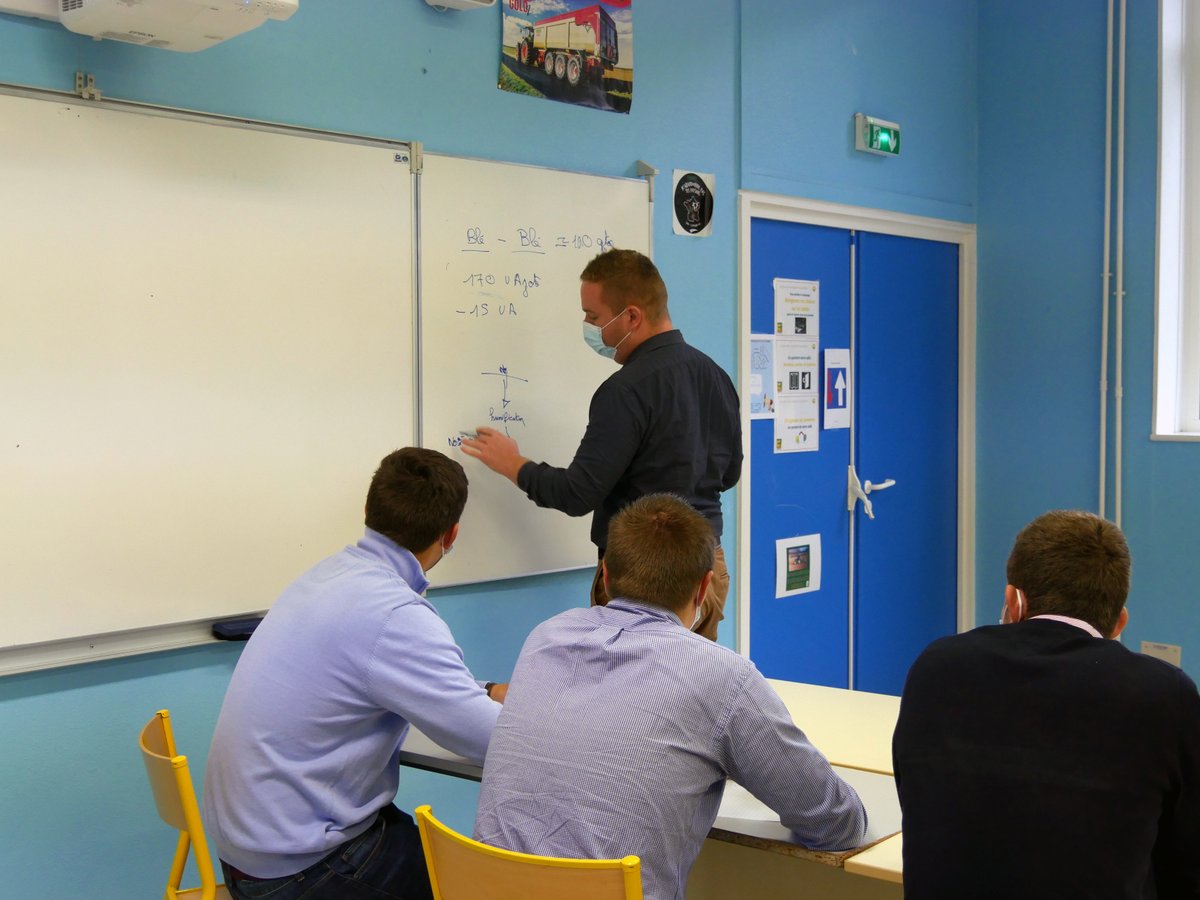 CfppaLeParaclet's tweet photo. #formationprofessionnelle #commerce #agricole #technicocommercial #commercial #cs #cstc #formationagricole #agriculture #apprenti #apprentissage #leparaclet #leparacletamiens #agriculture #amiens #picardie #hautsdefrance #negoce #cooperative #concession #vente #materielagricole https://t.co/ZBjq5fjI3n