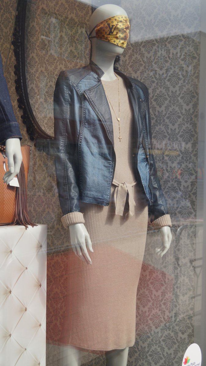 BtiqueBelissimo's tweet image. Fall is at BB 🍁🍂. We are the Fashion of Montreal 🏙. Boutiquebelissimo.com #fallfashion #falljacket #LeatherJacket #mtlfashion #fashionmtl #montrealfashion #fashionmontreal #fashionista #fashionaddict #blackjacket #mtlmoments #montreal #lamode #canadianfashion #FashionWeek