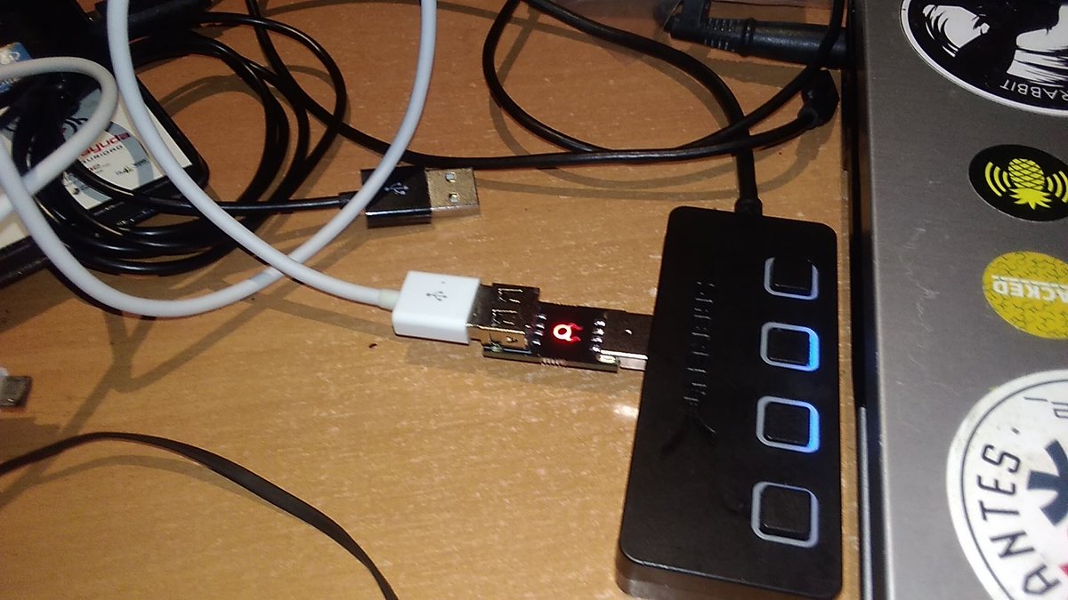 CacharroHacks's tweet photo. Pues parece que el detector de cables maliciosos funciona perfectamente, 4 cables usados, 3 de ellos maliciosos: #OMG_Cable, USB Ninja y #EvilCrow de @JoelSernaMoreno, todos detectados... https://t.co/UvCCyU0S0d