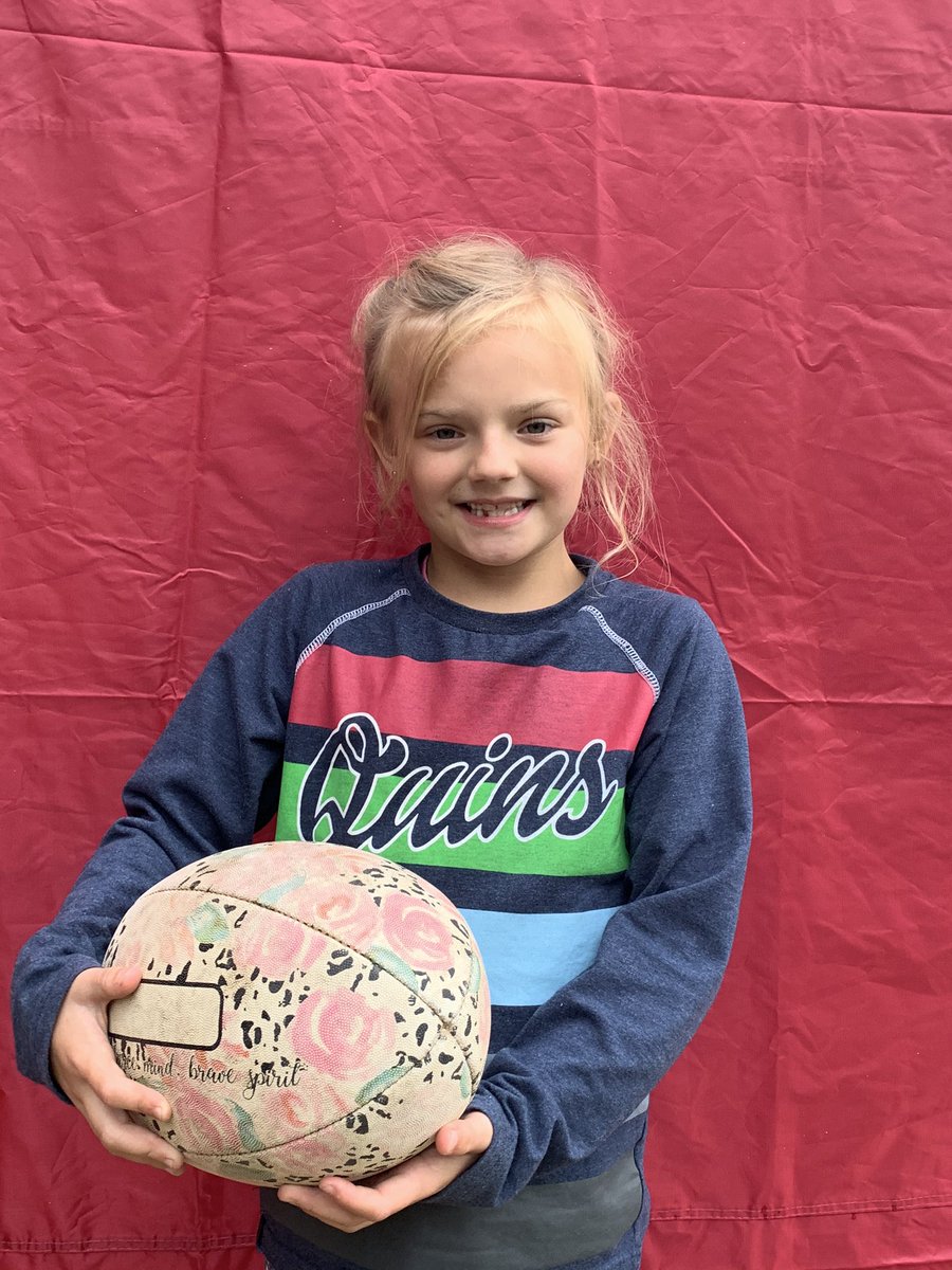 This is my Hazel. She decided to wear her <a href="/HarlequinsWomen/">Harlequins Women 🃏</a> top to school today for PE because some boy told her she couldn’t play rugby cos she was a girl. She loves her Sunday rugby 🏉 and can’t wait to be big enough to join @Girls_RugbyClub and <a href="/RachaelBurf12/">Rachael Burford</a> in a few years.