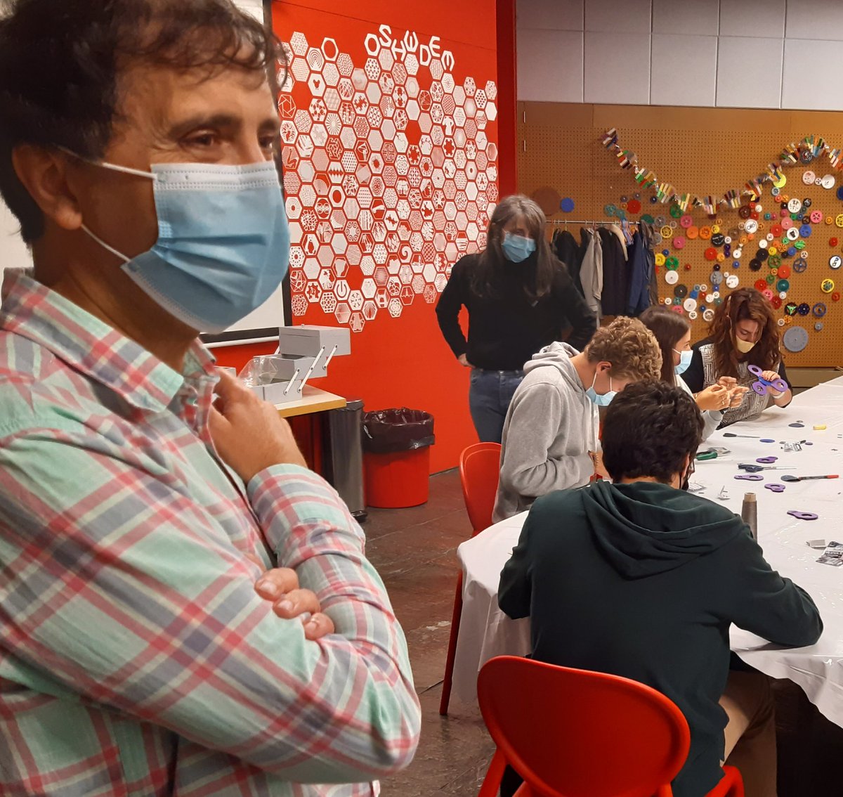 kriesgo's tweet photo. Resultados del Taller de textiles electrónicos en la DOMUS MUSEO DE LAS CIENCIAS DE CORUÑA #innovacion #emprendimiento primera actividad del Viaje Experiencial #LiveChampU en acción @UNIOVI_CHAMP_U https://t.co/iNMB1gLz6Q