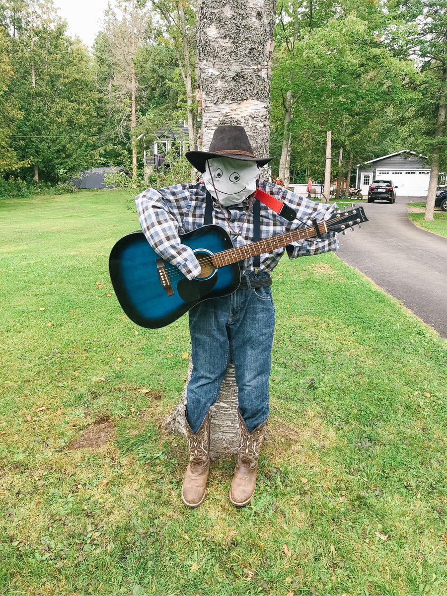 The fall spirit is strong in Midhurst!

Voting for the Midhurst Scarecrow Festival is open until Saturday, October 3. Visit midhurston.ca/scarecrows to vote for your favourite.

#ThisIsSpringwater #SpringwaterON #MidhurstScarecrowFestival