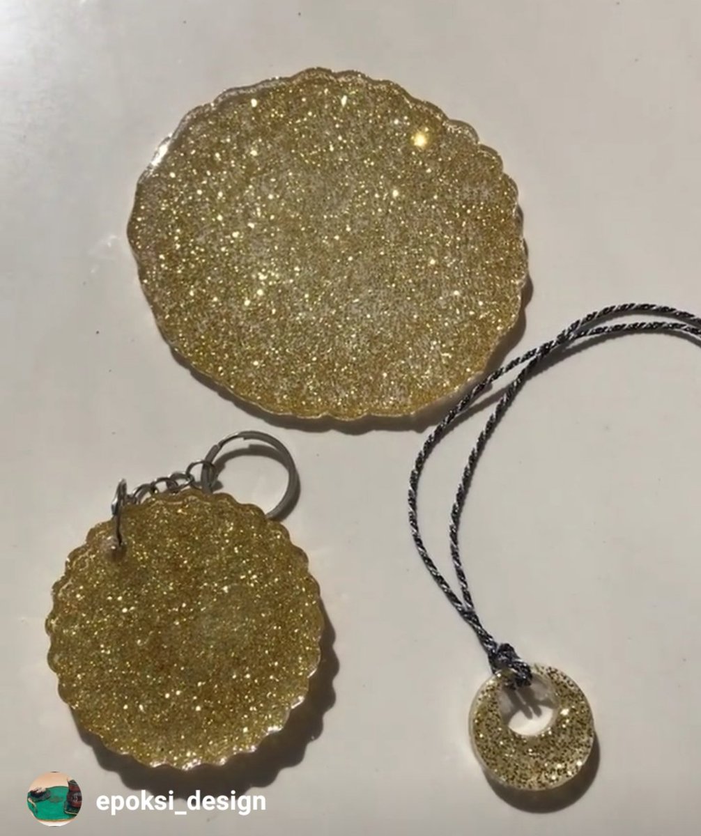 tylndmr61's tweet image. #epoksi #sanat #epoksitepsi #nisantepsisi #soztepsisi #sunum #kolye #art @epoksi @sanat @tepsi