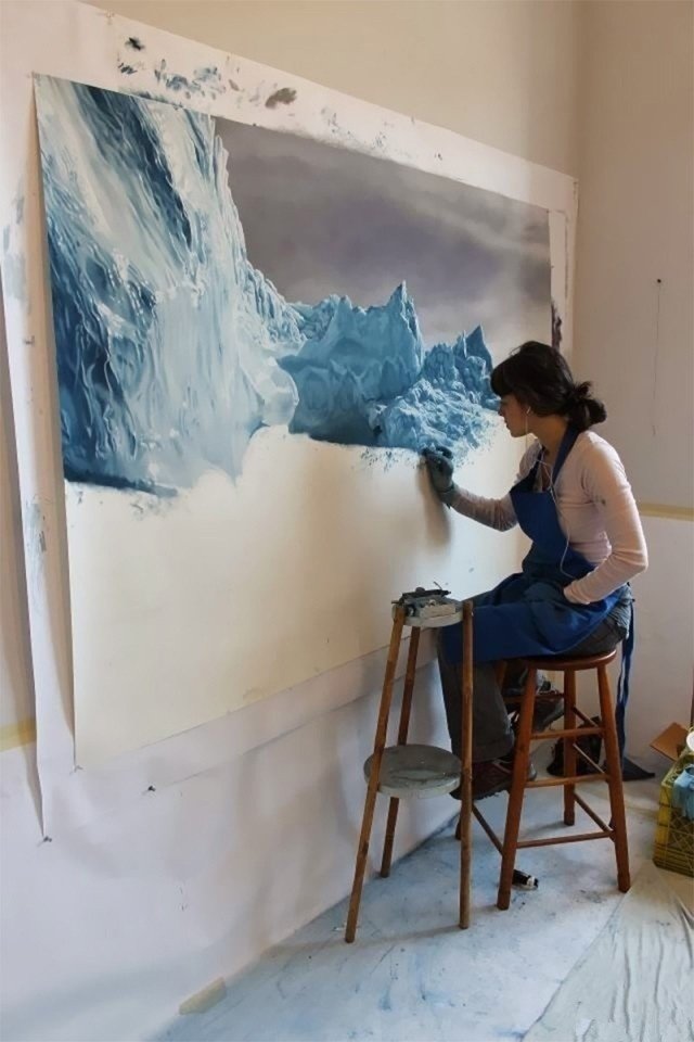 PaintingColleg's tweet photo. The American painter Zaria Forman https://t.co/urrgnOeHwI
