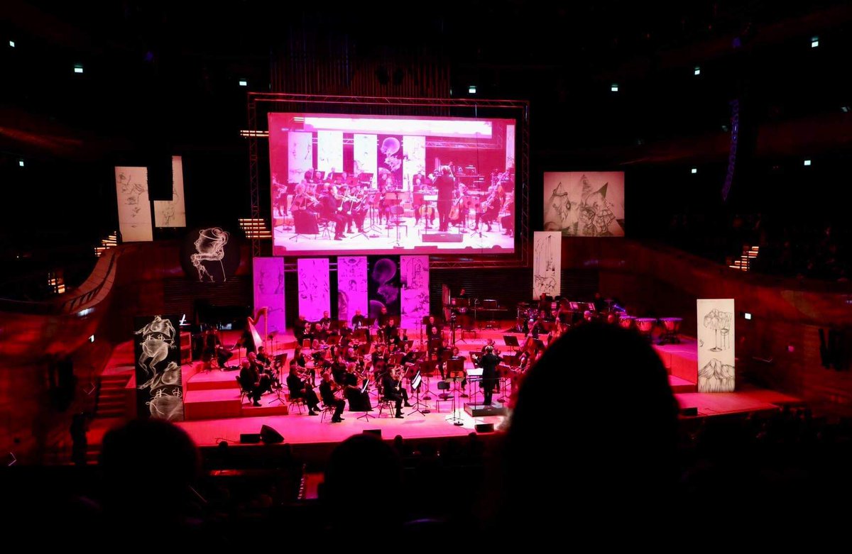 PrasoweSlaskie's tweet photo. W #NOSPRKatowice @NOSPR_official trwa gala otwarcia festiwalu @Transatlantyk20. Udział w wydarzeniu bierze Beata Białowąs @BialowasB #ZarządŚląskie. Na scenie koncert "The best of Jan A.P. Kaczmarek”
#ŚlaskiedlaKultury #Transatlantyk #JakubChełstowski @JakubChe #Śląskie https://t.co/zNqeaTpoVl