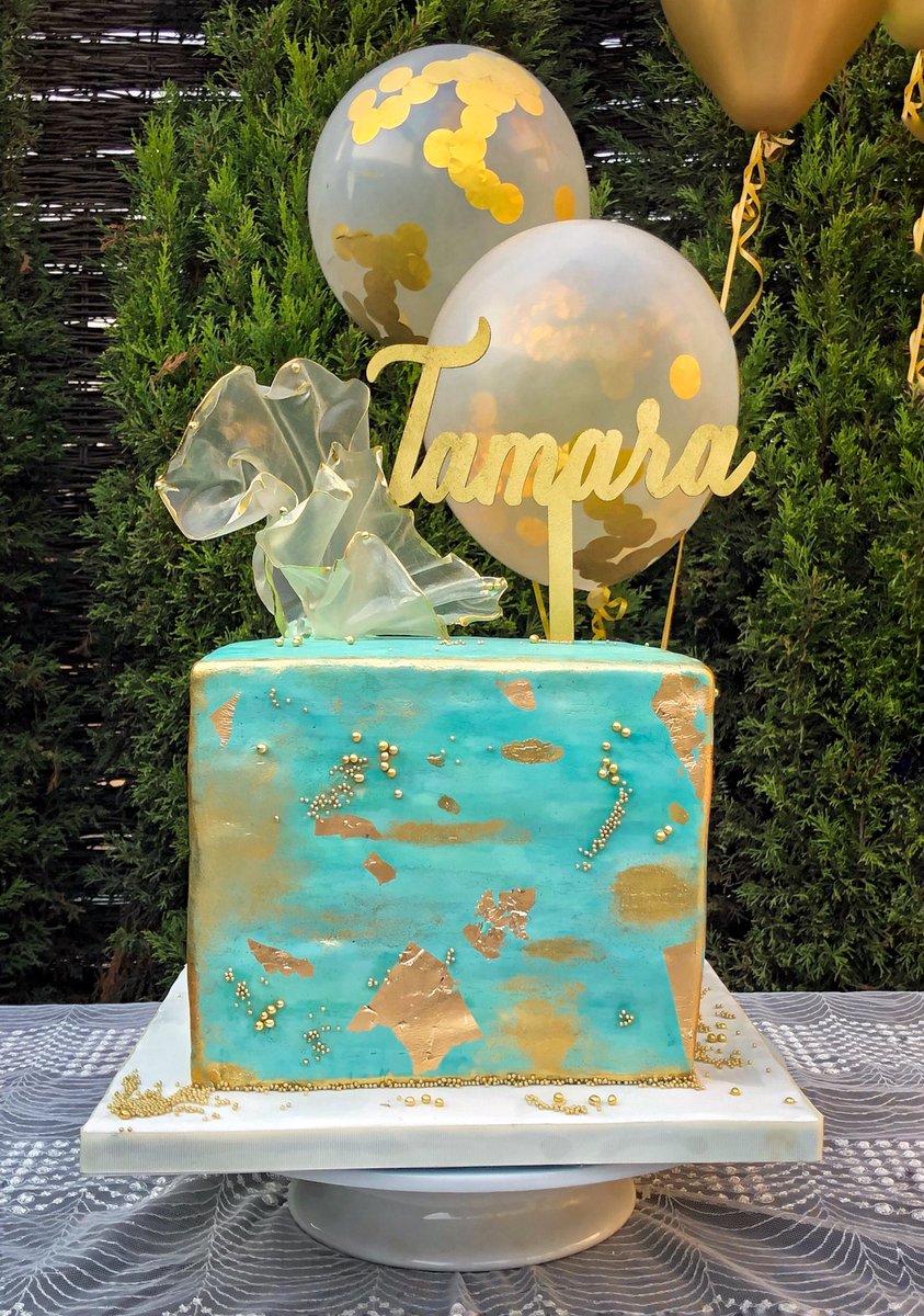 TamaraSweetBite's tweet photo. #cakeart #handpainted #handpaintedcake #cake #turquoisecake #ricepapersail #goldleafcake #goldleaf #caketopper #gold #ediblegold #ricepaper #abstractcake #moderncake #cakecakecake #edibleart #chocolatecake #ganache #squaircake #كيك #مصر #القاهرة #تمارا https://t.co/QchR9Rsuvf