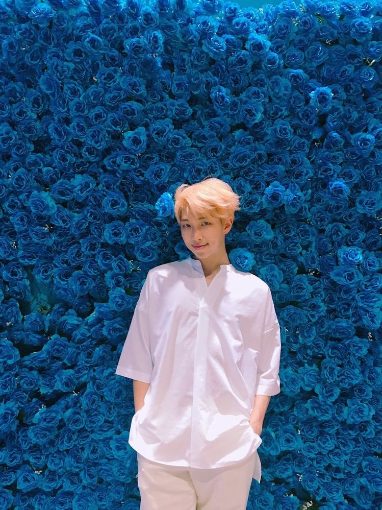 This man is just super soft and cuteI vote for  #BTS under  #TheGroup category at  #PCAs 2020  @BTS_twt