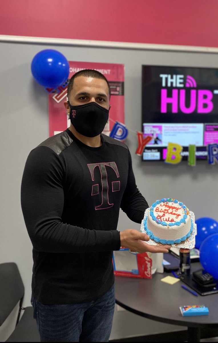 🚨 It’s my Birthday 🚨 I’m blessed to be part of such a great team here at T-Mobile‼️ Thank you for all the love and support I appreciate you all! #orlandoelite #tmobile #magentalife